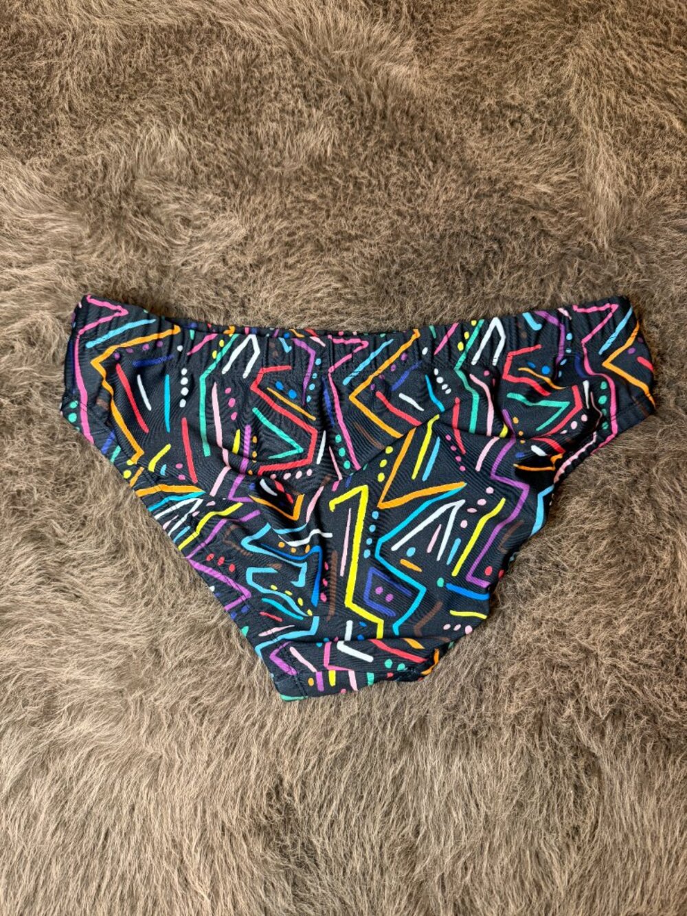 Chubbies Men's Swim Brief Size Large Colorful Geometric Print Beach Pool - Picture 3 of 7